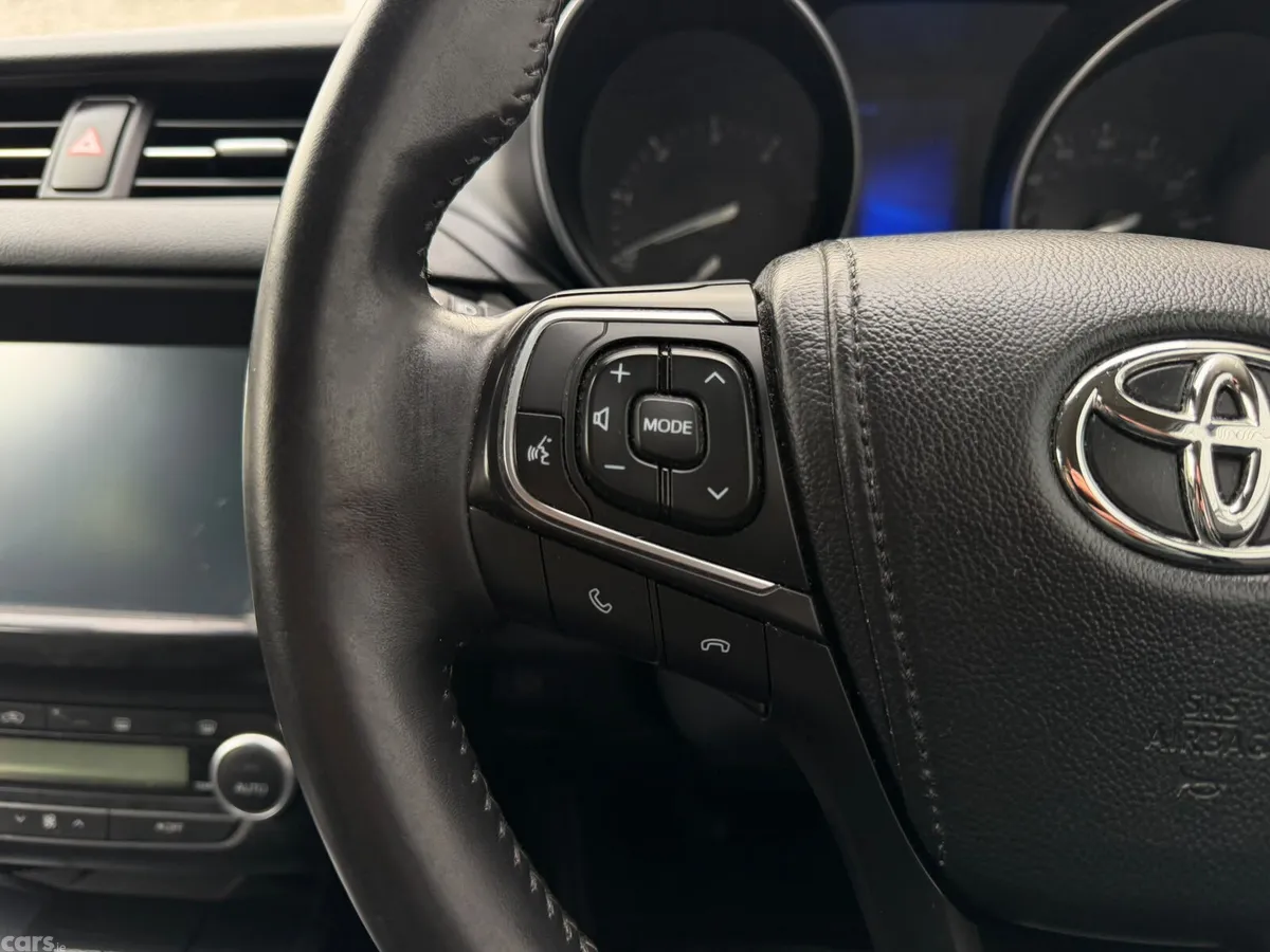 Toyota Avensis Estate, Diesel, 2018, Red