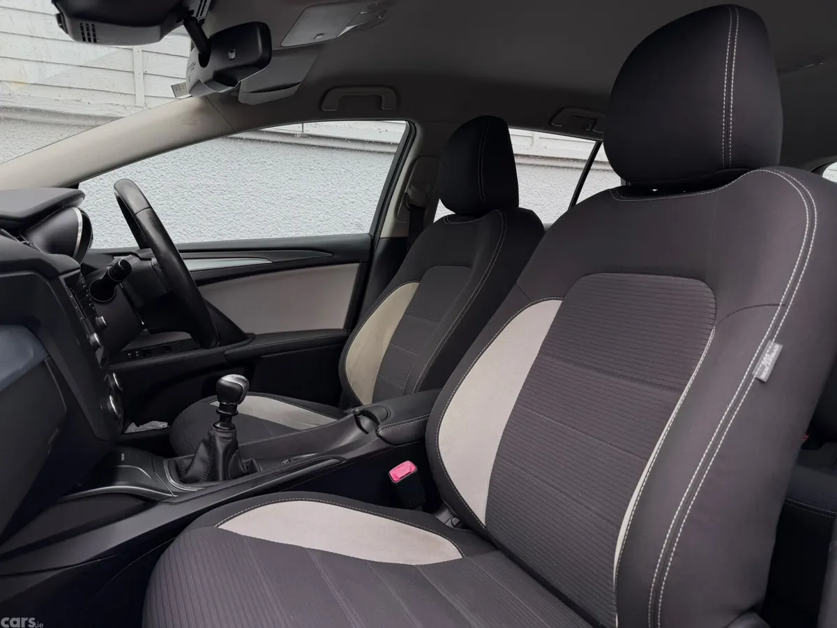 Toyota Avensis Estate, Diesel, 2018, Red