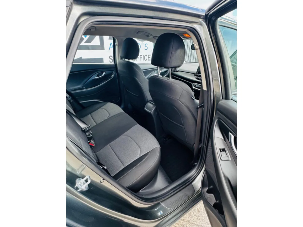 Hyundai i30 Hatchback, Petrol Hybrid, 2022, Grey