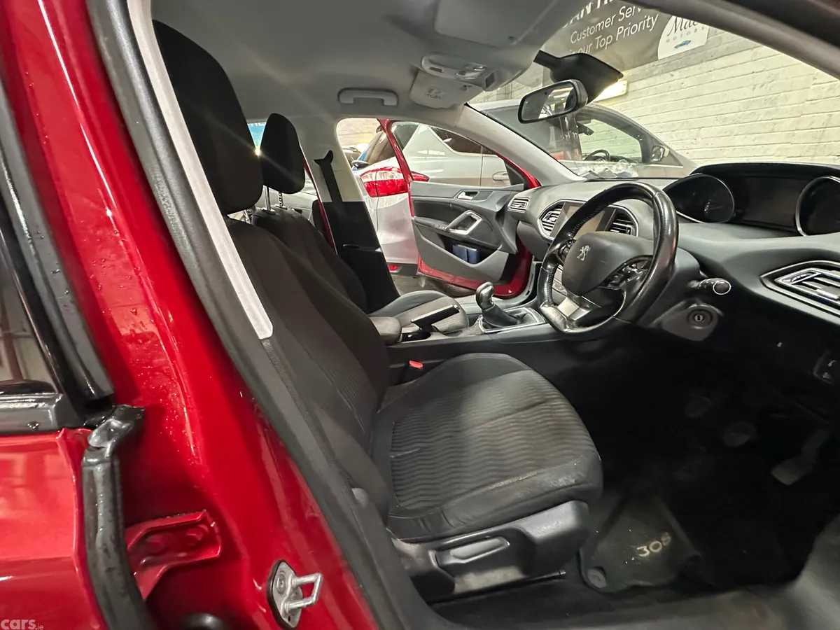 Peugeot 308 Estate, Diesel, 2015, Red
