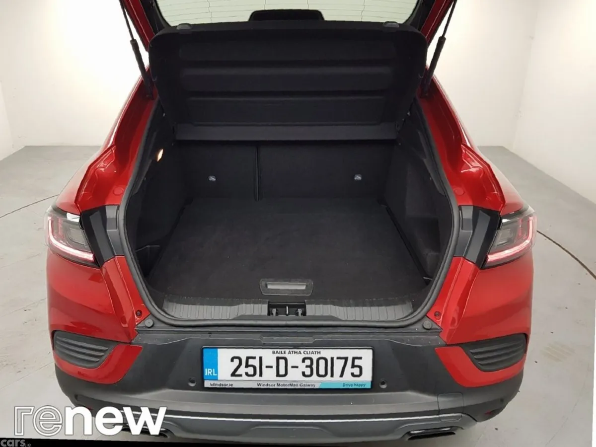 Renault Arkana Hatchback, Petrol, 2025, Red