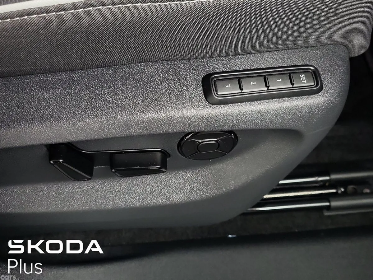 Skoda Kodiaq SUV, Petrol Plug-in Hybrid, 2026, Blue