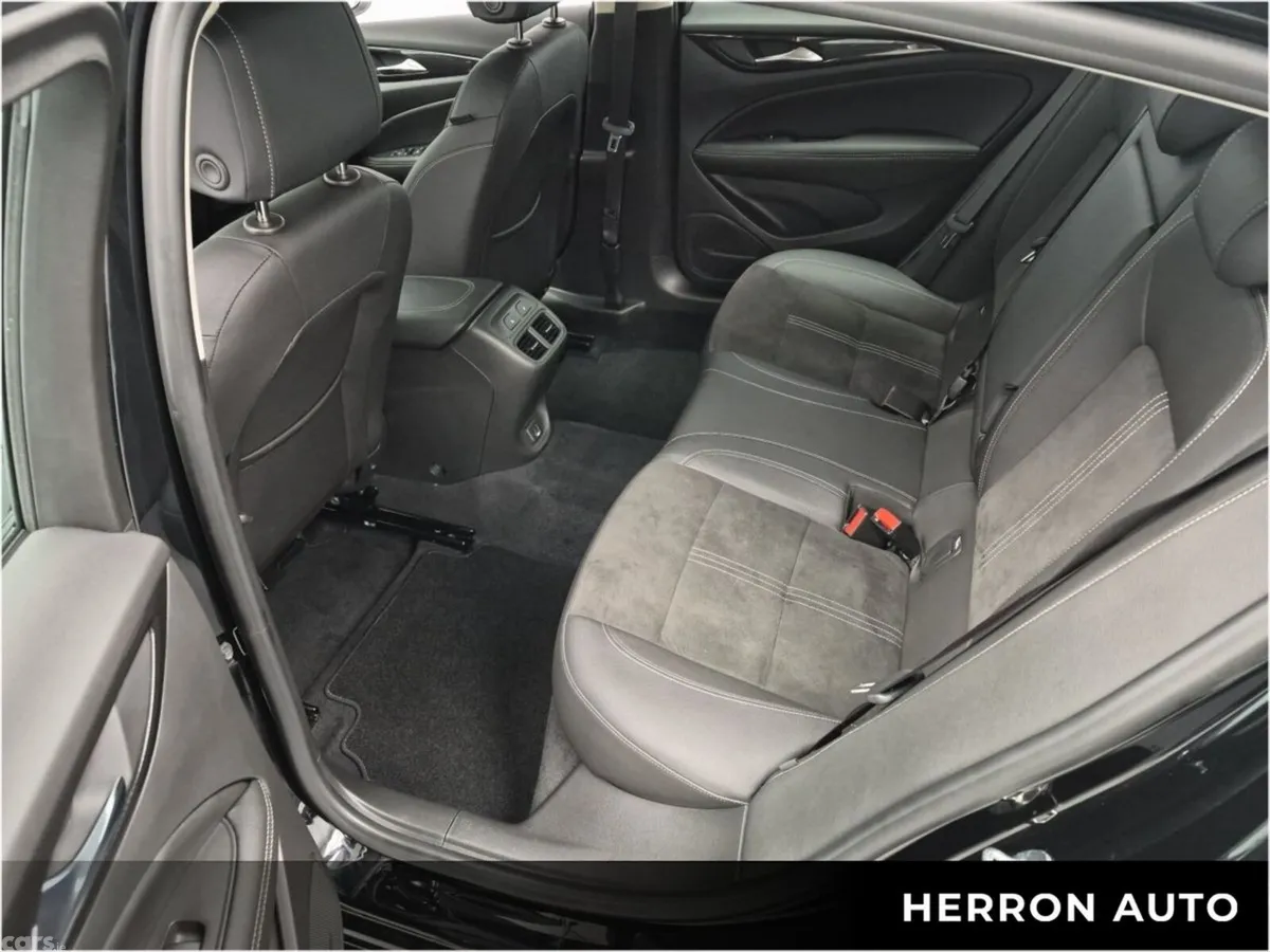 Opel Insignia Hatchback, Diesel, 2022, Black