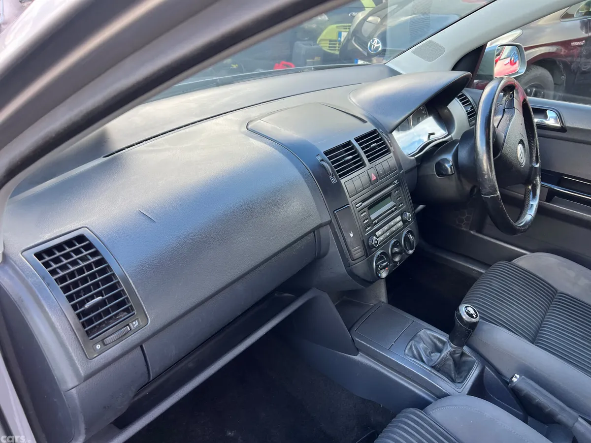 Volkswagen Polo Hatchback, Petrol, 2007, Silver