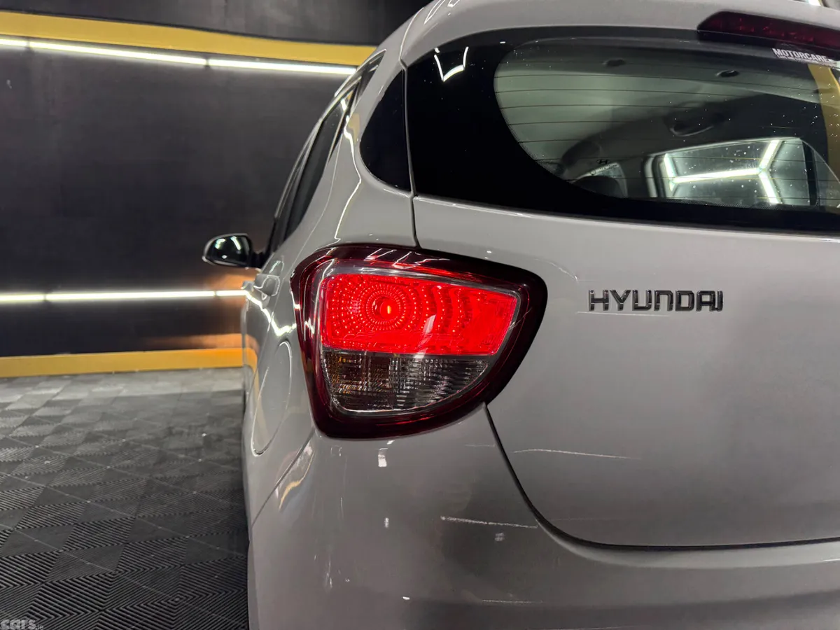 Hyundai i10 Hatchback, Petrol, 2017, White