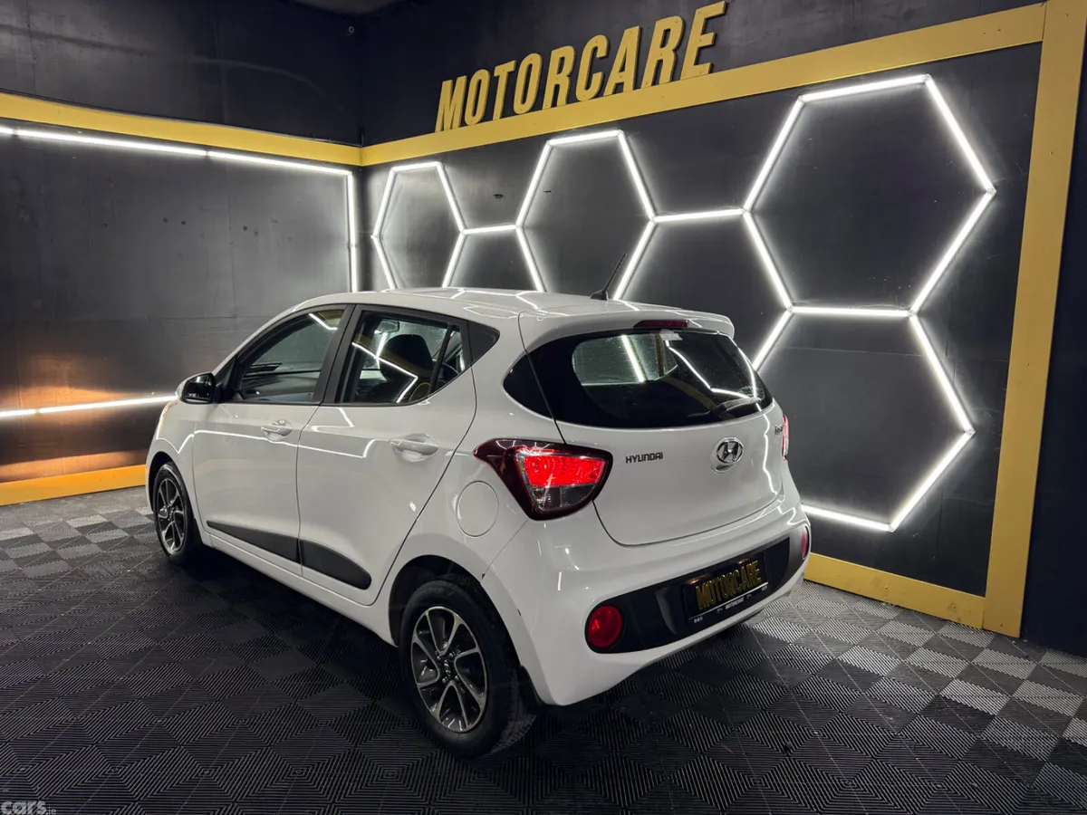 Hyundai i10 Hatchback, Petrol, 2017, White