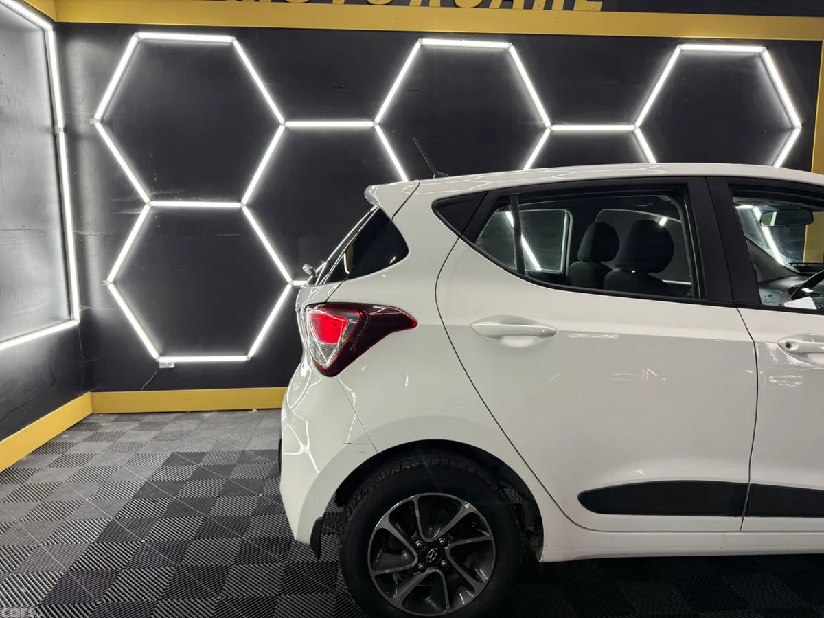 Hyundai i10 Hatchback, Petrol, 2017, White
