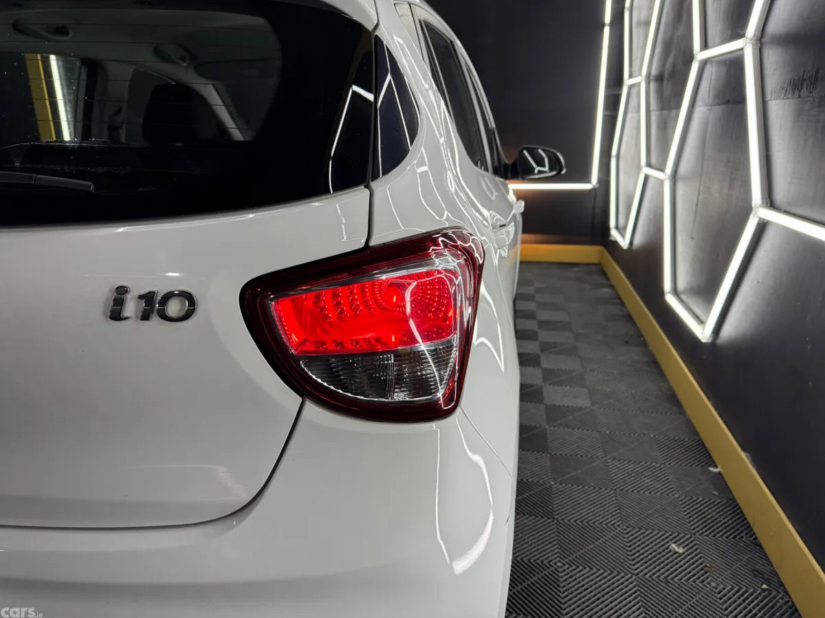Hyundai i10 Hatchback, Petrol, 2017, White