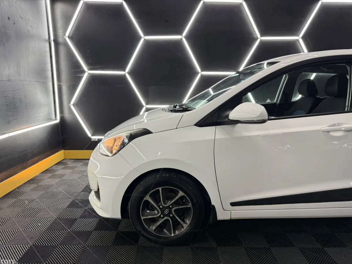 Hyundai i10 Hatchback, Petrol, 2017, White