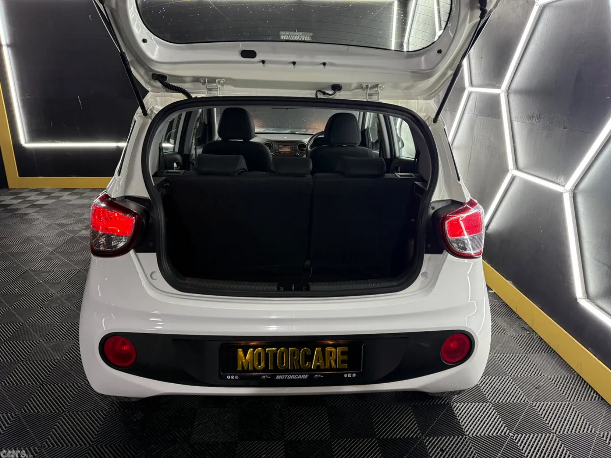 Hyundai i10 Hatchback, Petrol, 2017, White