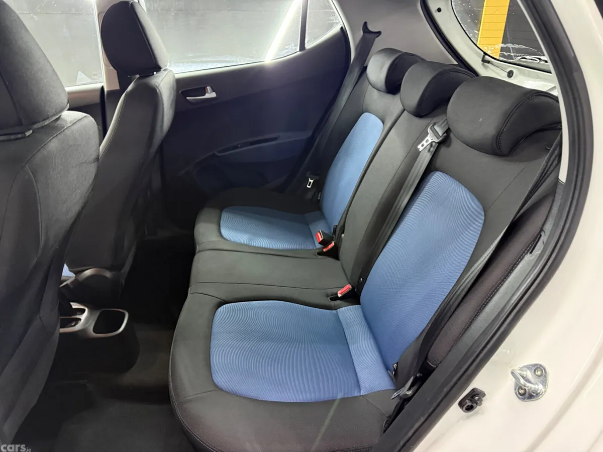 Hyundai i10 Hatchback, Petrol, 2017, White