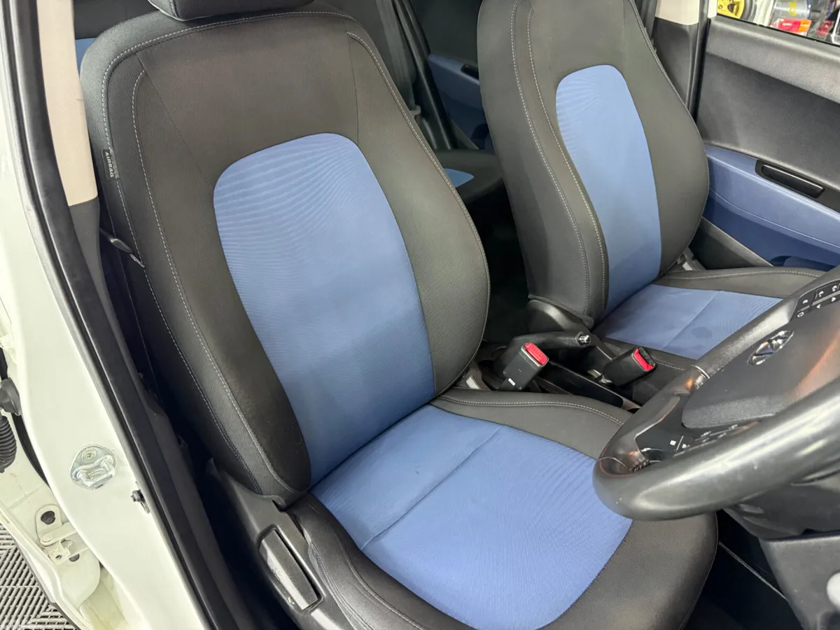 Hyundai i10 Hatchback, Petrol, 2017, White