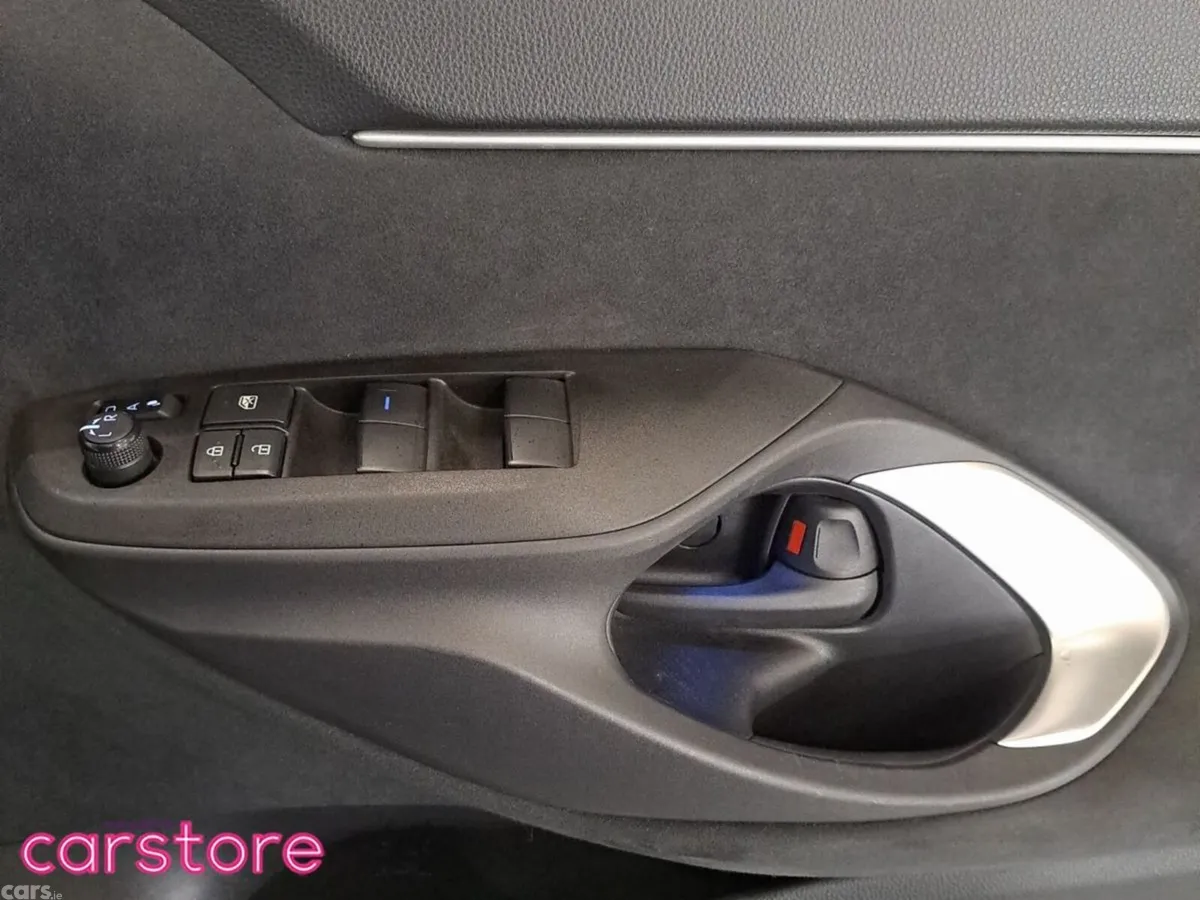 Toyota Yaris Cross MPV, Petrol Hybrid, 2023, Black