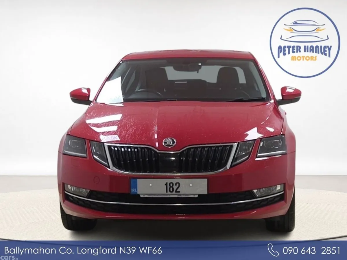 Skoda Octavia Hatchback, Petrol, 2018, Red