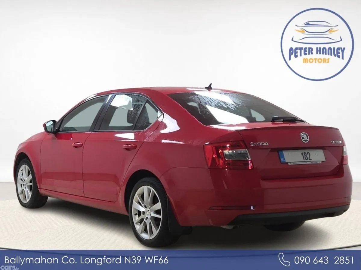 Skoda Octavia Hatchback, Petrol, 2018, Red