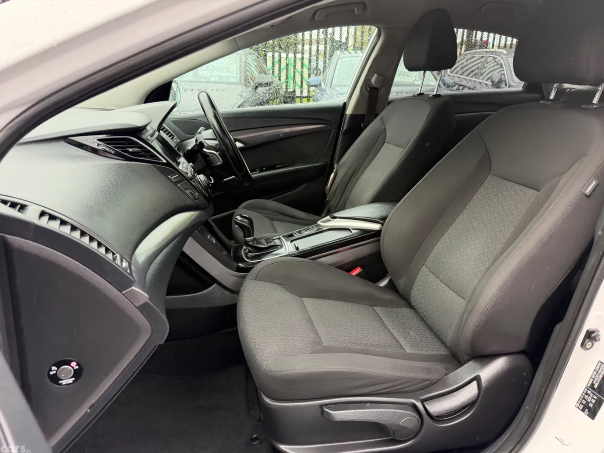 Hyundai i40 Saloon, Diesel, 2014, White