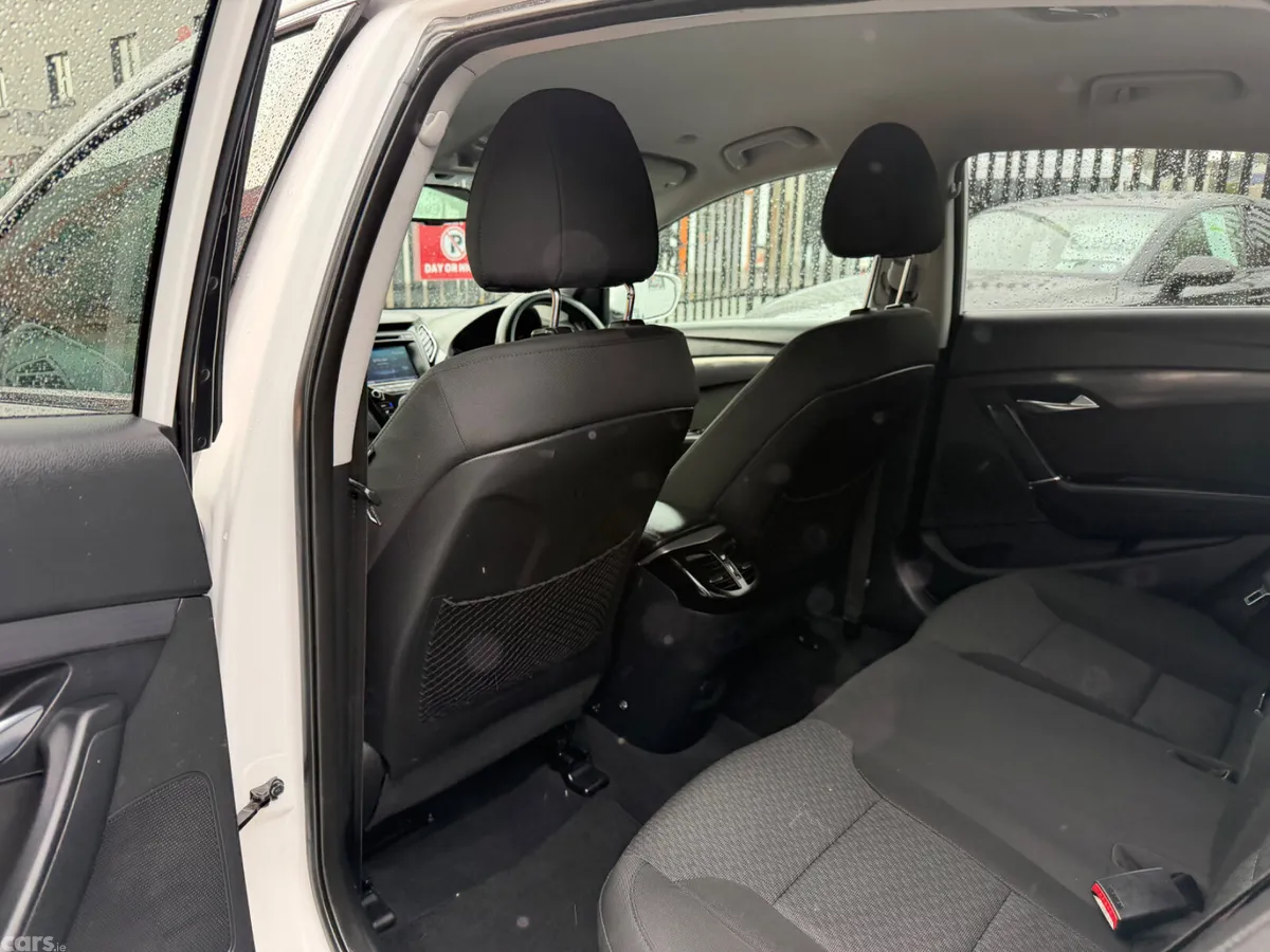 Hyundai i40 Saloon, Diesel, 2014, White