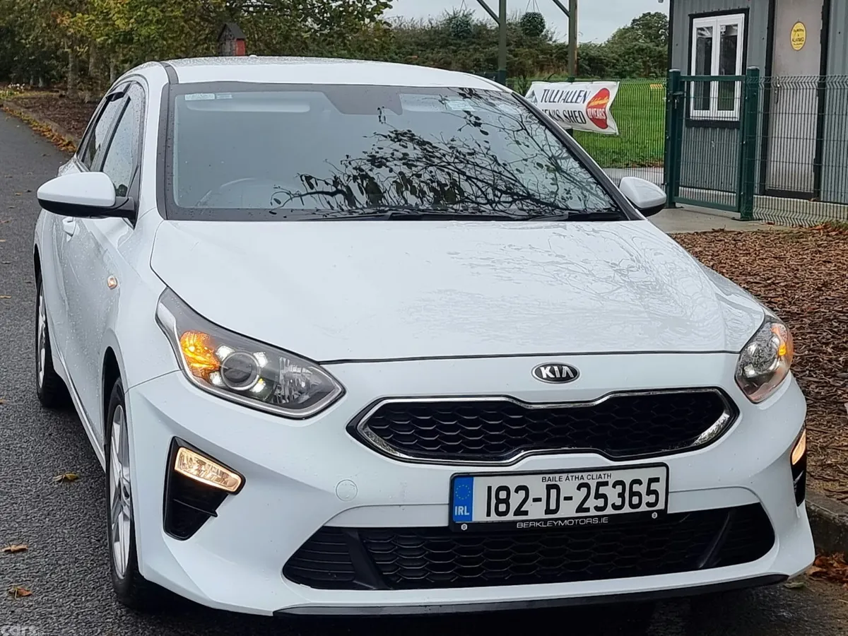 Kia Ceed Hatchback, Petrol, 2018, White