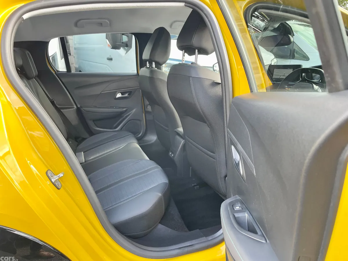 Peugeot 208 Hatchback, Electric, 2023, Yellow