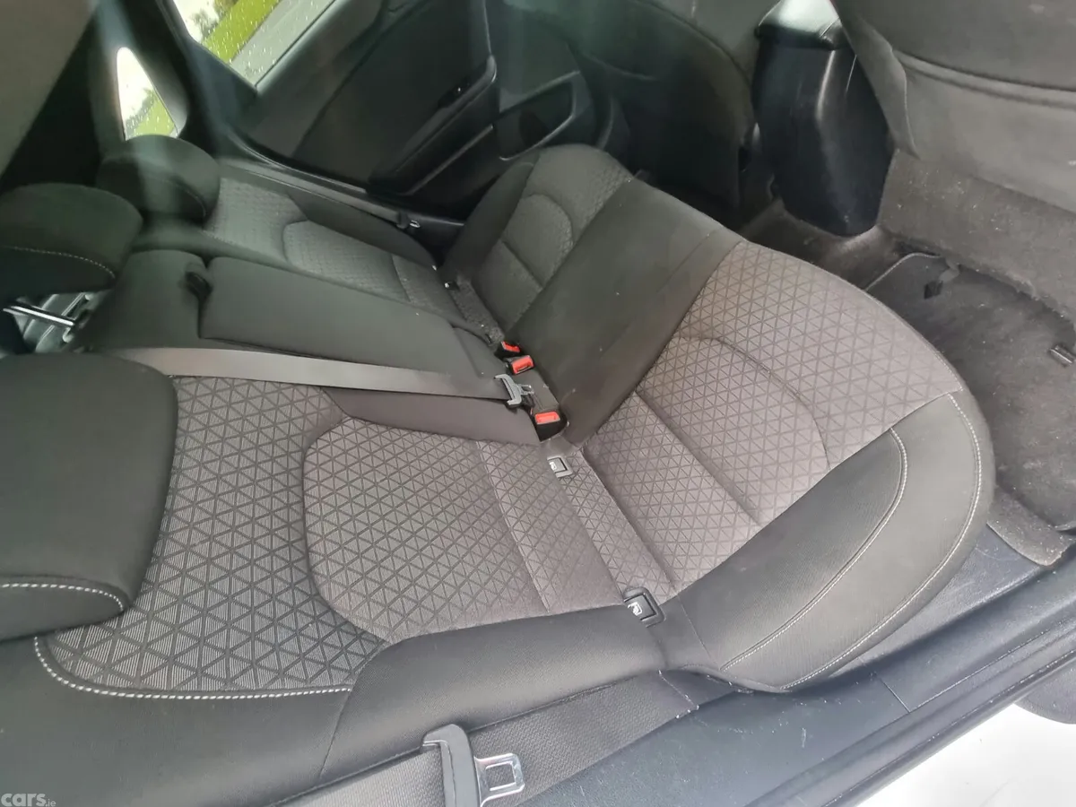 Kia Ceed Hatchback, Petrol, 2018, White