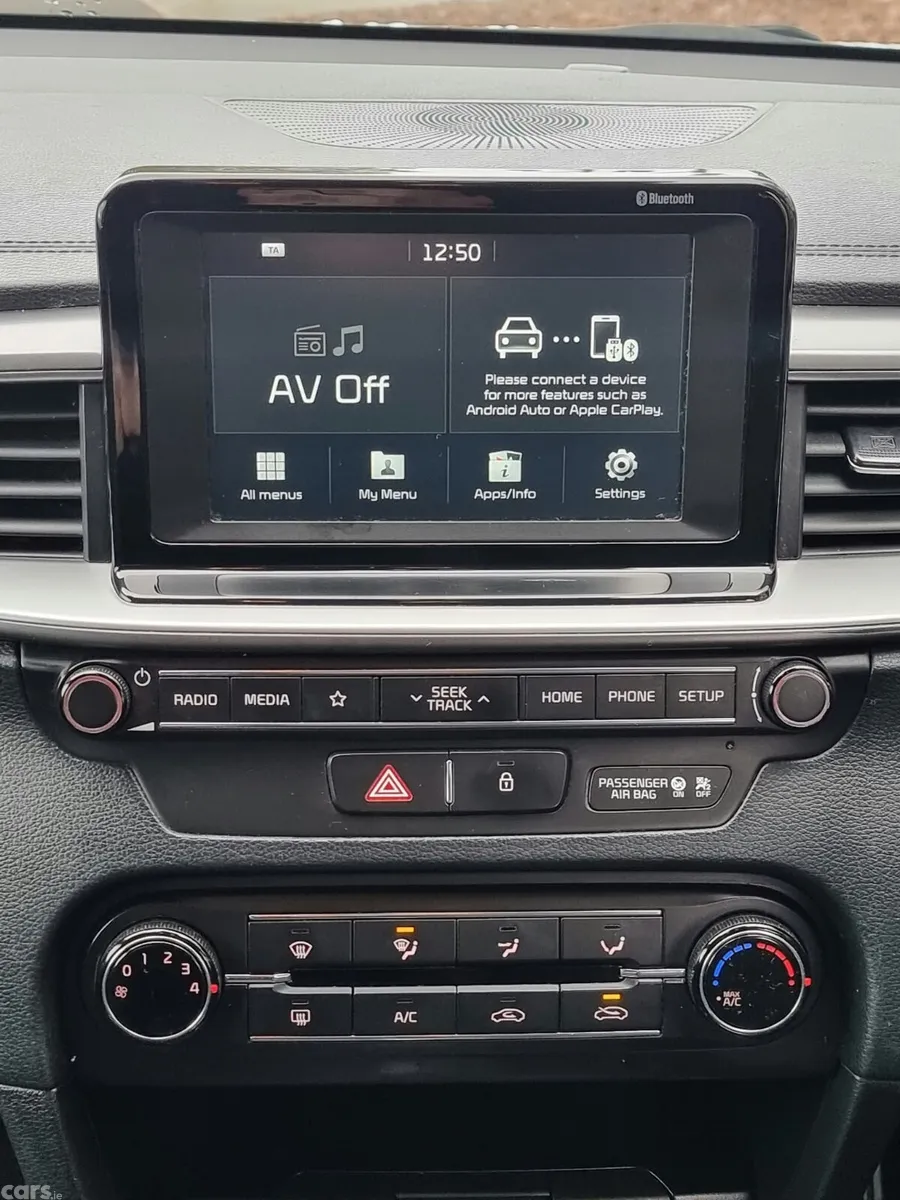 Kia Ceed Hatchback, Petrol, 2018, White