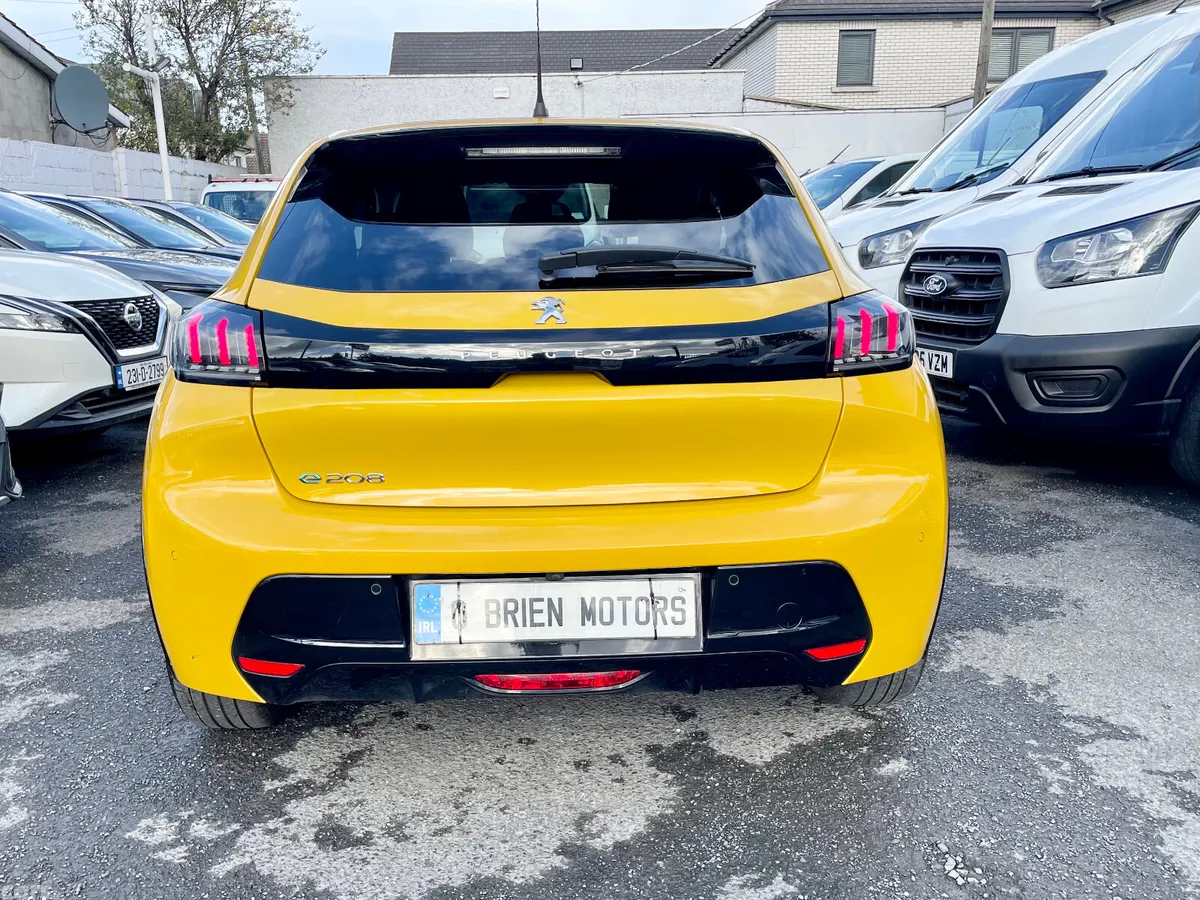 Peugeot 208 Hatchback, Electric, 2023, Yellow