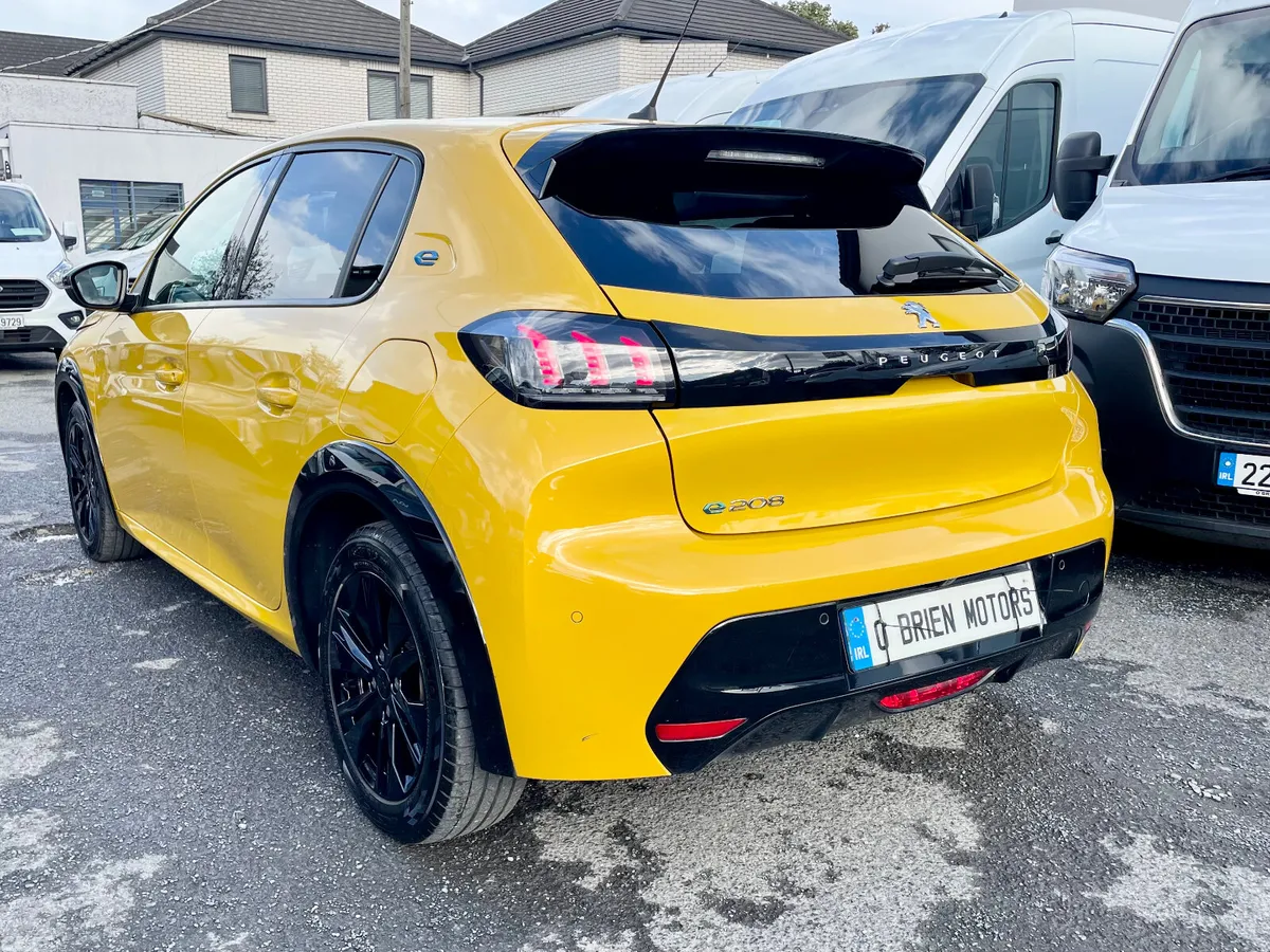 Peugeot 208 Hatchback, Electric, 2023, Yellow