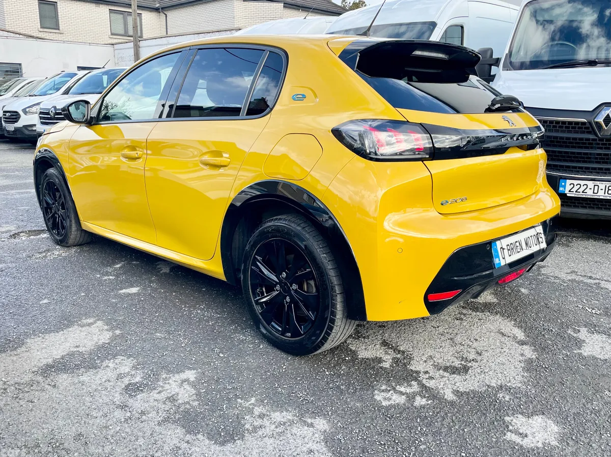 Peugeot 208 Hatchback, Electric, 2023, Yellow