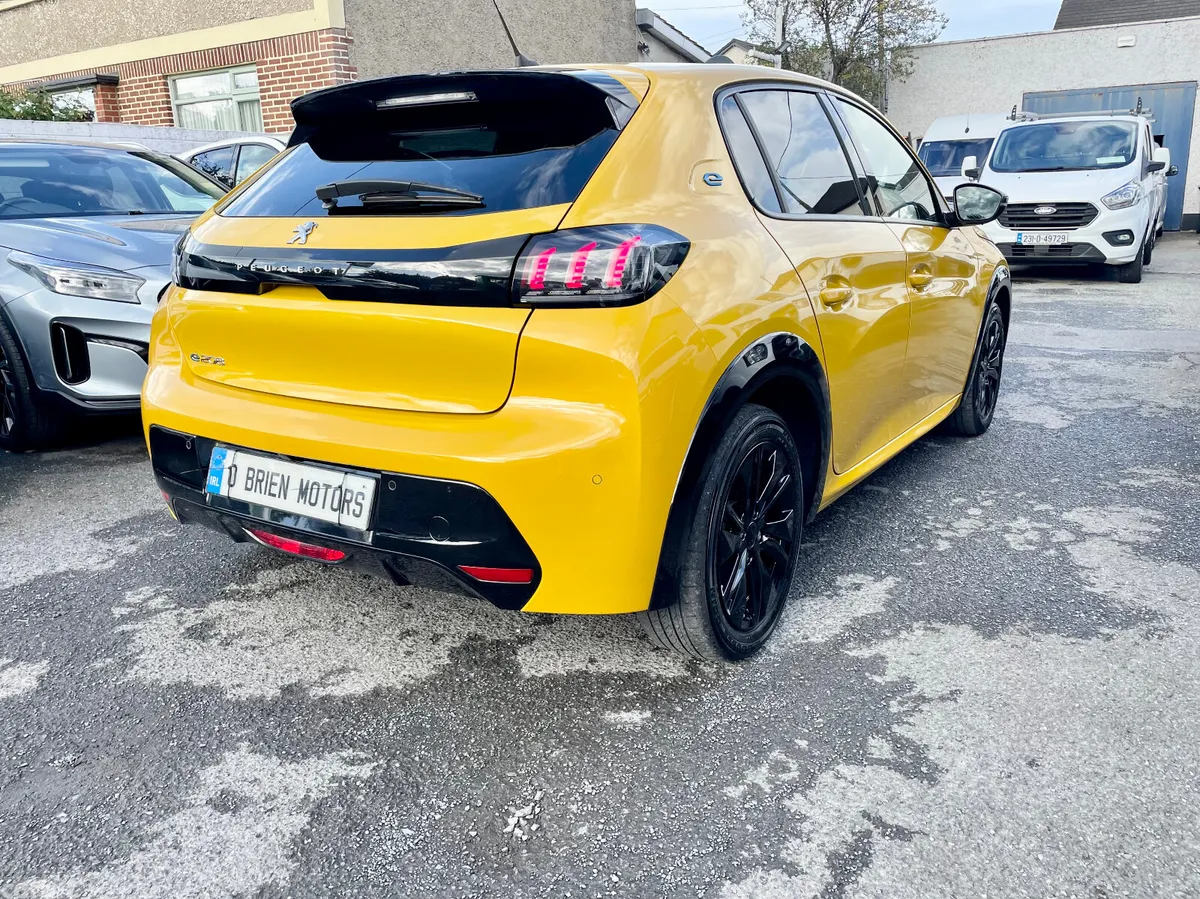 Peugeot 208 Hatchback, Electric, 2023, Yellow