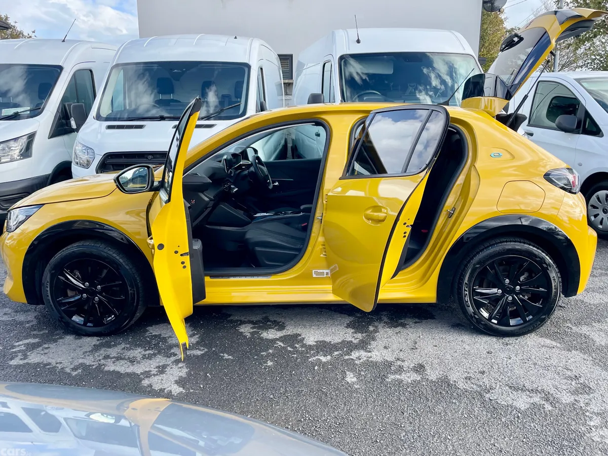 Peugeot 208 Hatchback, Electric, 2023, Yellow