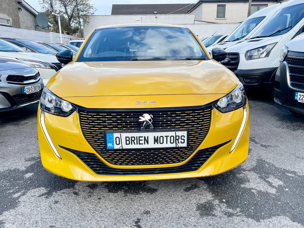 Peugeot 208 Hatchback, Electric, 2023, Yellow