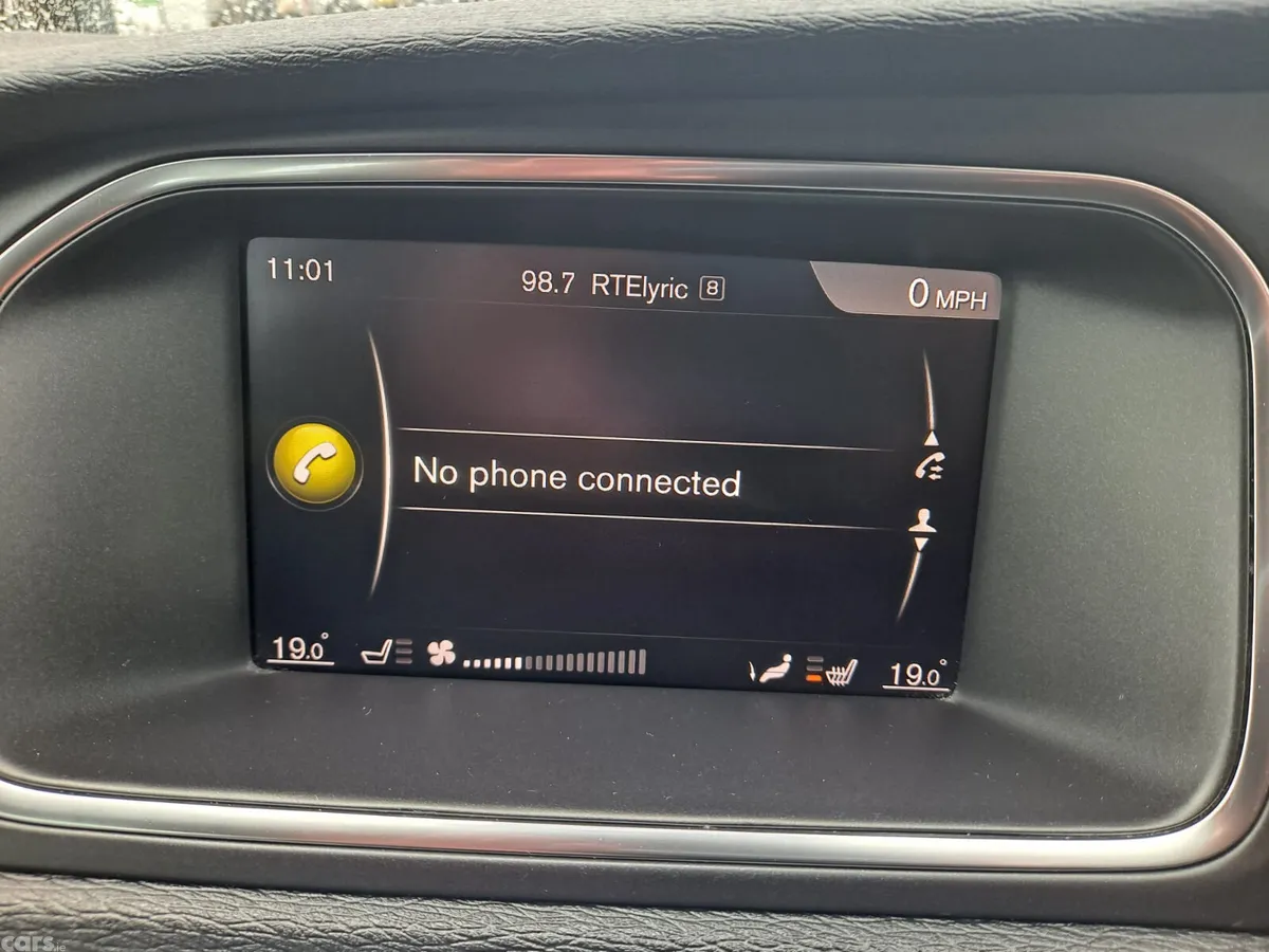 Volvo V40 Hatchback, Petrol, 2018, White