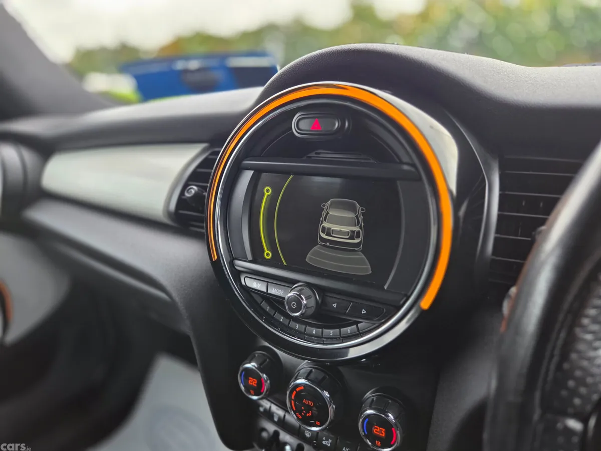 Mini Cooper Hatchback, Diesel, 2015, Black