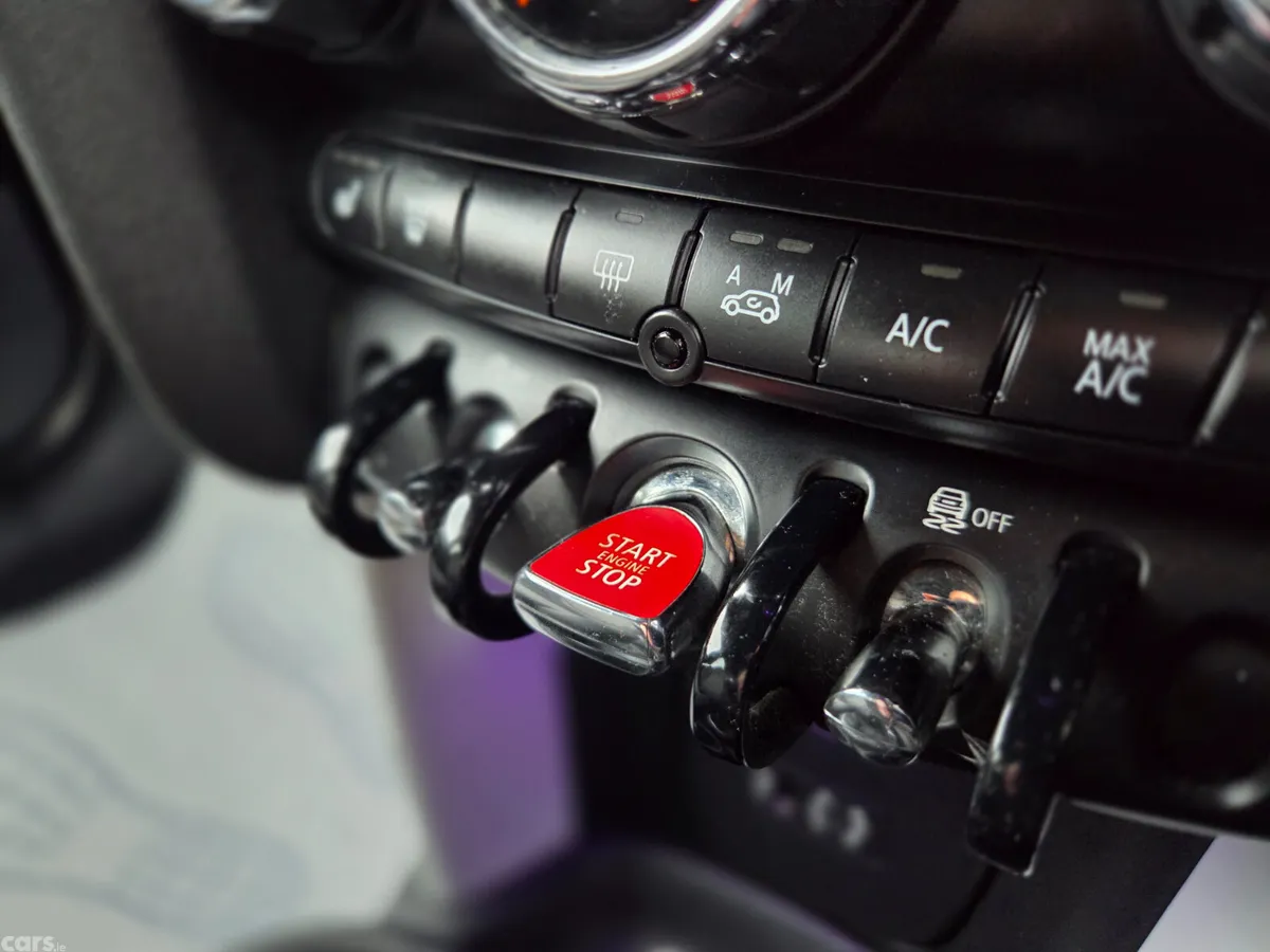 Mini Cooper Hatchback, Diesel, 2015, Black
