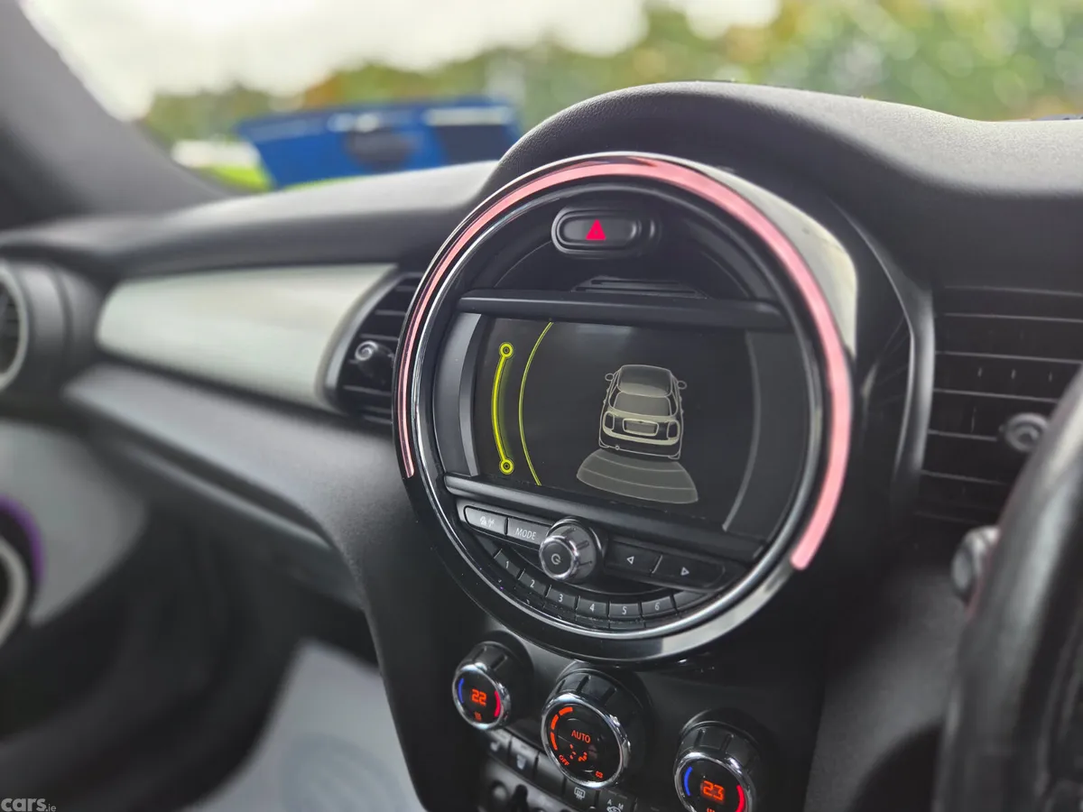 Mini Cooper Hatchback, Diesel, 2015, Black