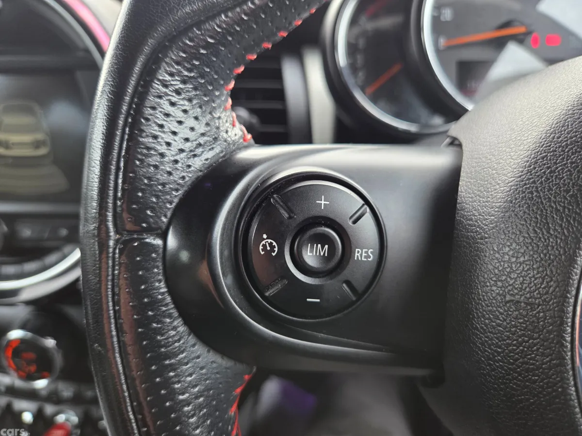 Mini Cooper Hatchback, Diesel, 2015, Black