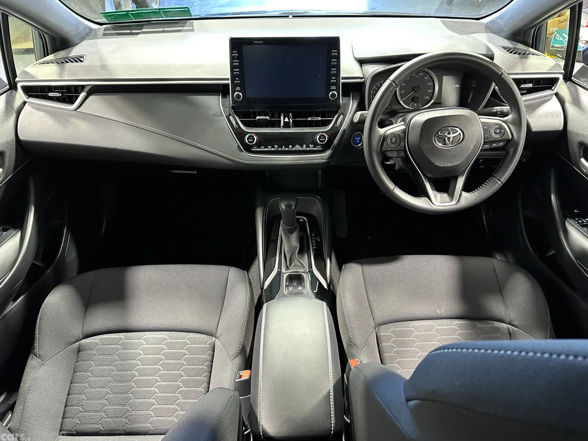 Toyota Corolla Hatchback, Petrol Hybrid, 2020, Blue