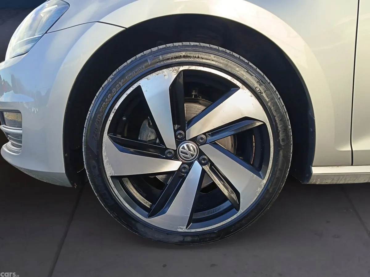 Volkswagen Golf Hatchback, Petrol, 2014, Silver