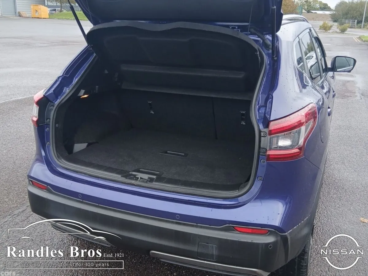 Nissan Qashqai Hatchback, Diesel, 2019, Blue