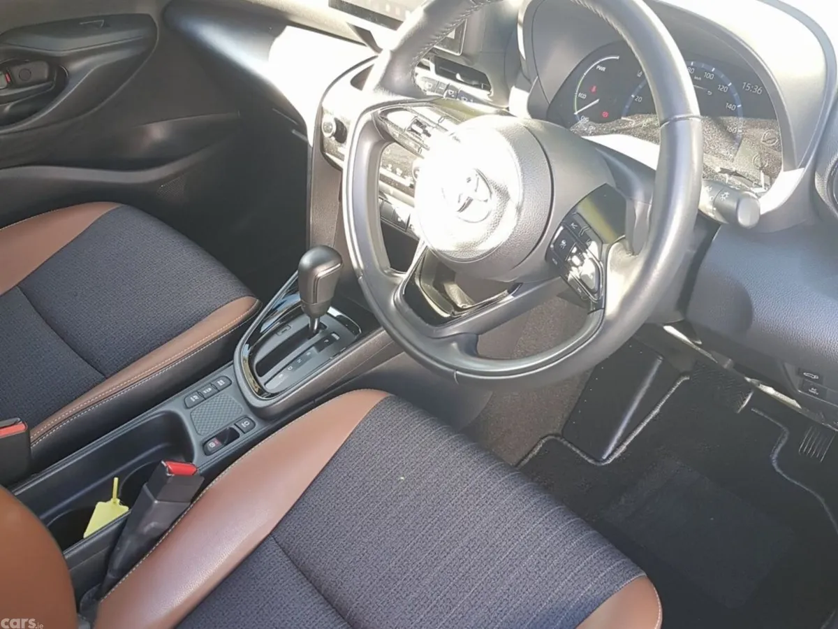Toyota Yaris Cross SUV, Petrol Hybrid, 2023, Black