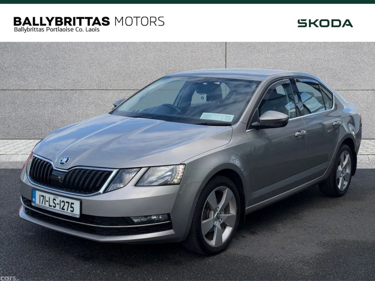 Skoda Octavia Saloon, Diesel, 2017, Beige