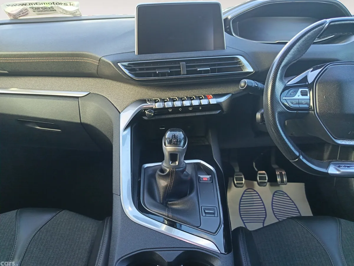 Peugeot 5008 MPV, Diesel, 2018, Grey