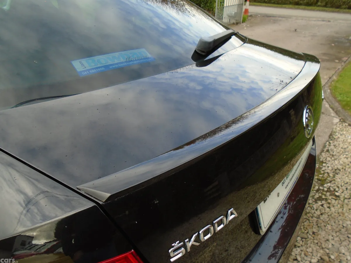 Skoda Octavia Saloon, Diesel, 2017, Black