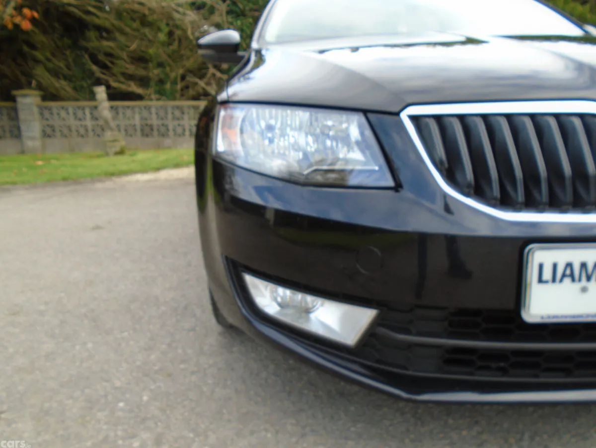 Skoda Octavia Saloon, Diesel, 2017, Black