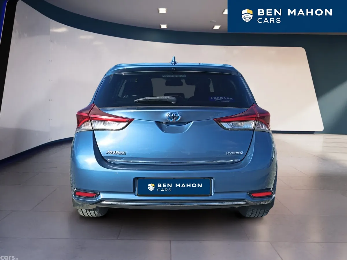 Toyota Auris MPV, Petrol Hybrid, 2018, Blue
