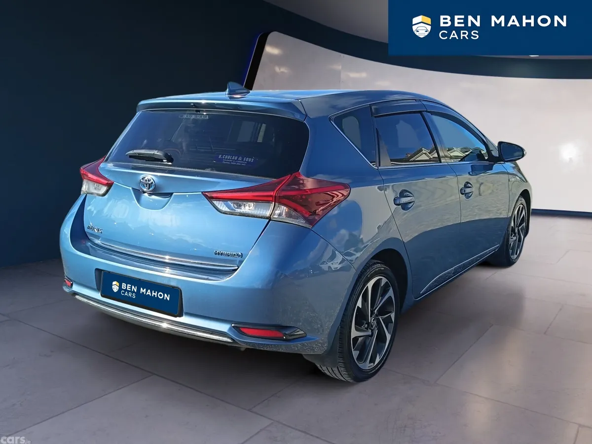 Toyota Auris MPV, Petrol Hybrid, 2018, Blue