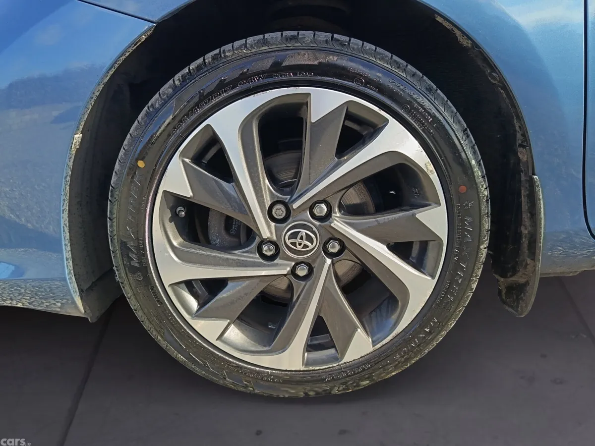Toyota Auris MPV, Petrol Hybrid, 2018, Blue