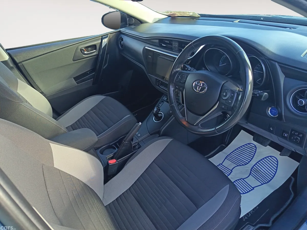 Toyota Auris MPV, Petrol Hybrid, 2018, Blue