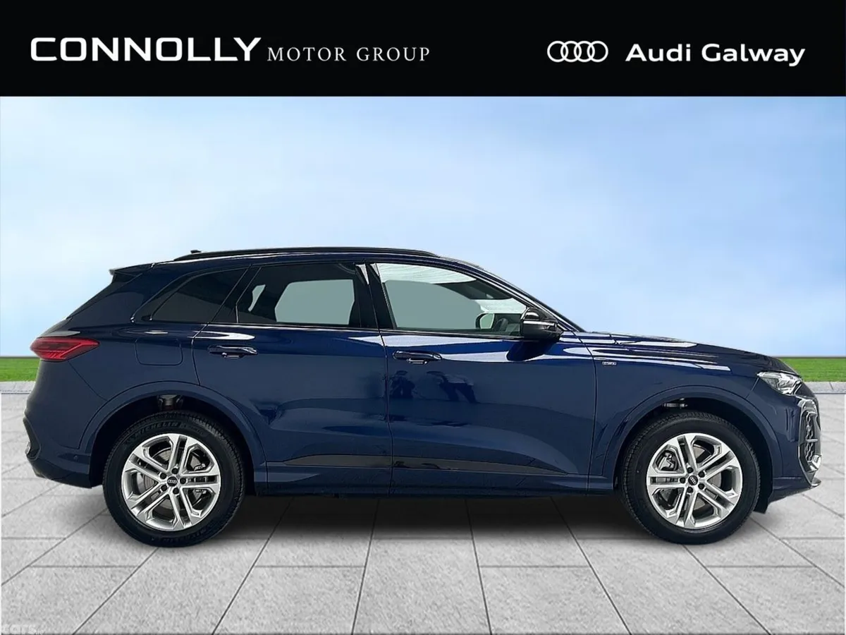 Audi Q5 SUV, Petrol Plug-in Hybrid, 2027, Blue