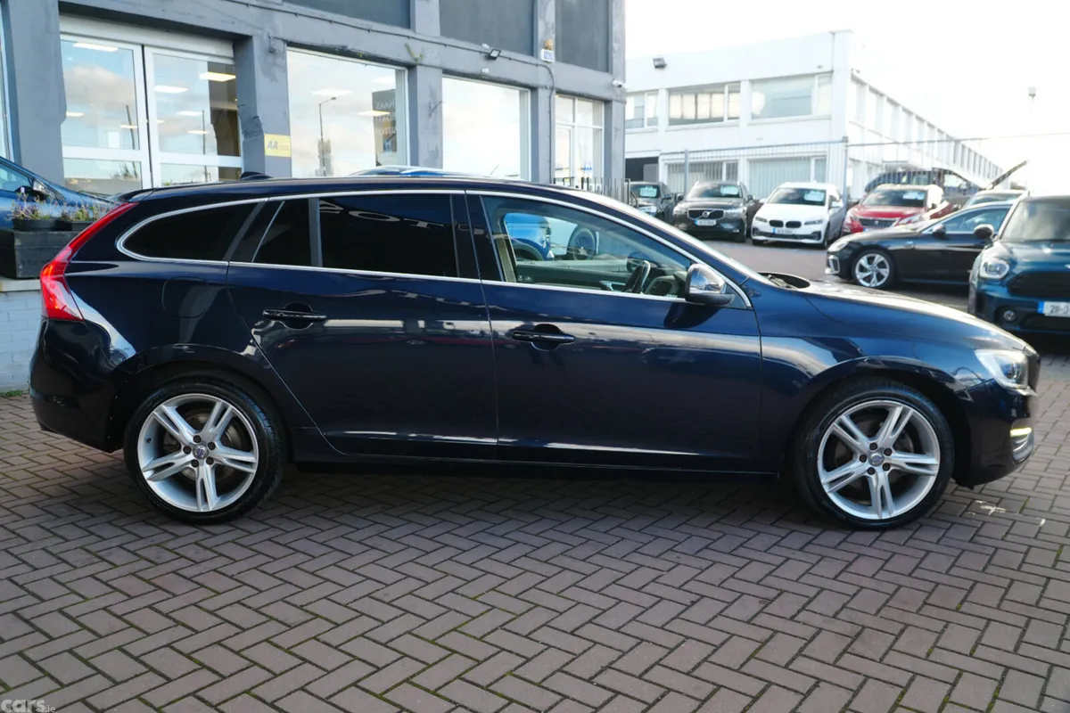 Volvo V60 Estate, Diesel, 2018, Blue